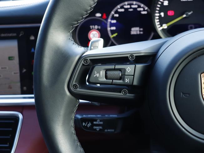 PORSCHE Panamera Photo 19