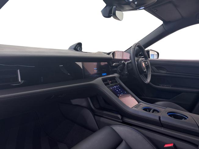 PORSCHE Taycan Photo 13