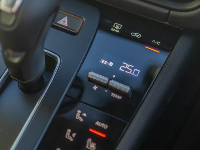 PORSCHE Macan Photo 26