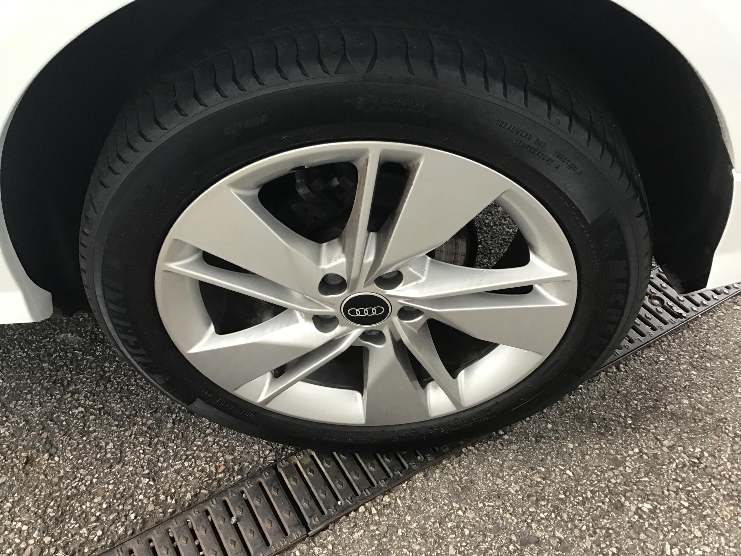 Audi Q2 Photo 8