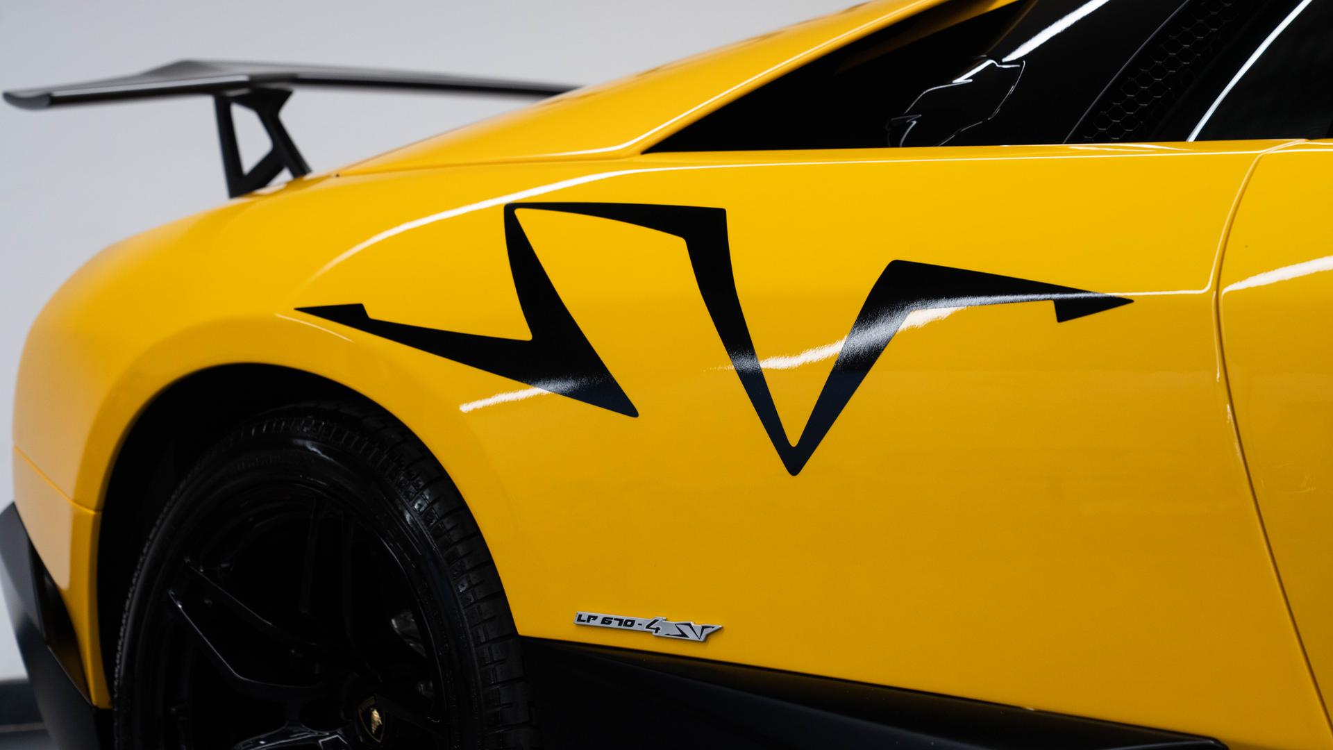 LAMBORGHINI Murcielago Photo d9474fe9-b01d-4039-911e-1a91a07c59f5.jpg