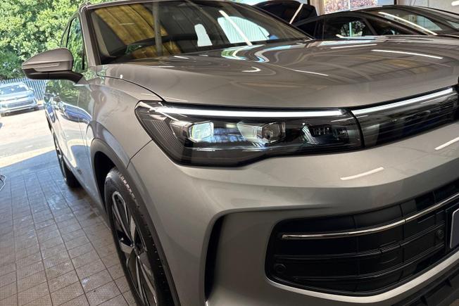 VOLKSWAGEN Tiguan  Photo 19