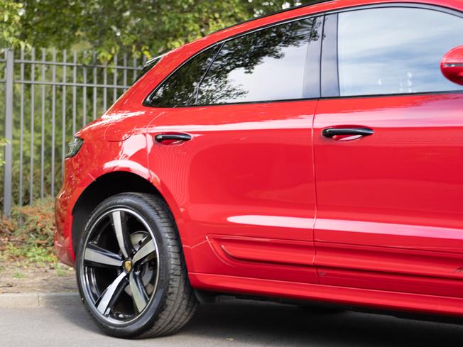 PORSCHE Macan Photo 41