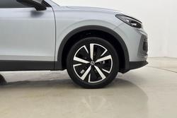 VOLKSWAGEN  Tiguan  Photo 5