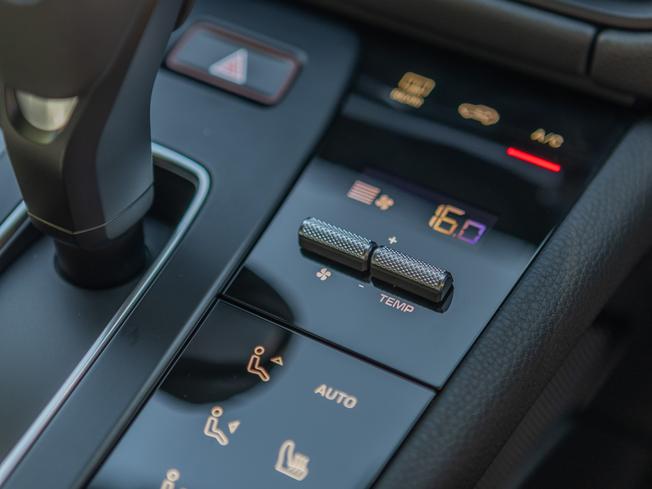 PORSCHE Macan Photo 22
