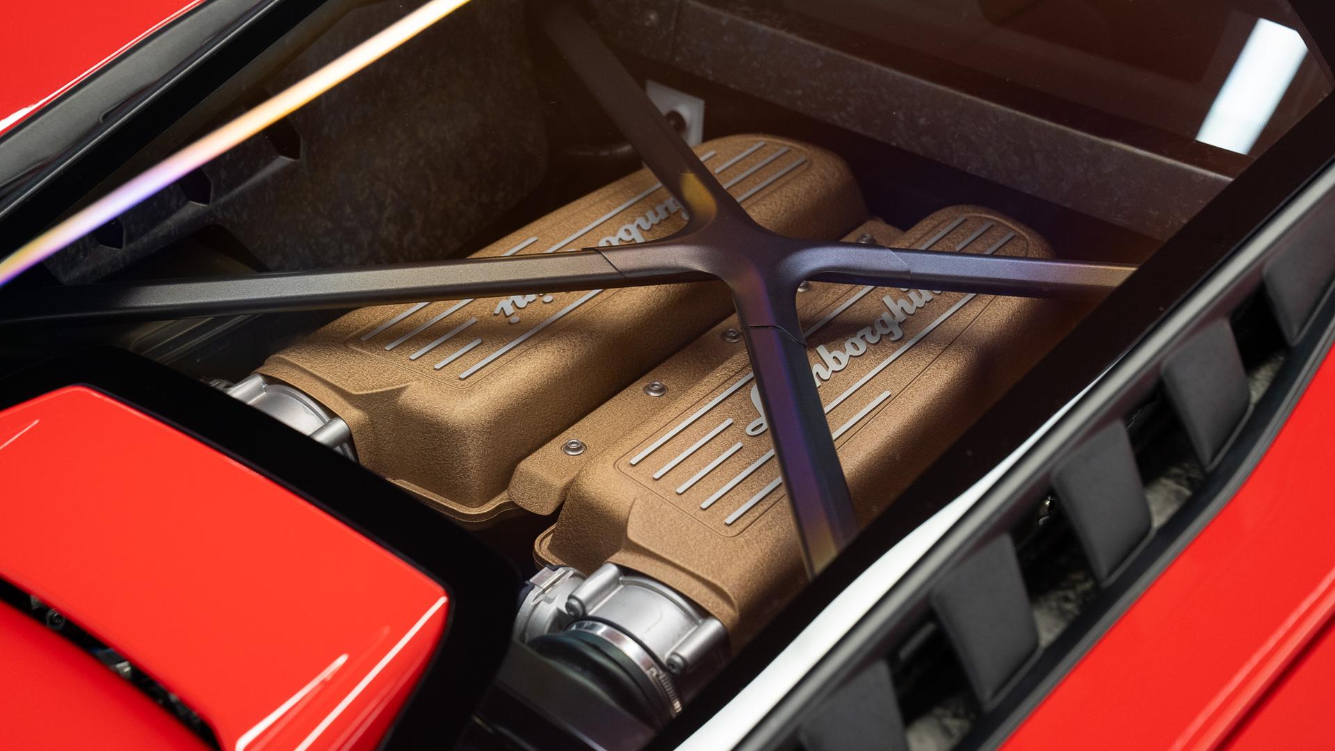 LAMBORGHINI Huracan Photo d98e6e56-eba1-4d6f-b960-b35ce9183c3f.jpg