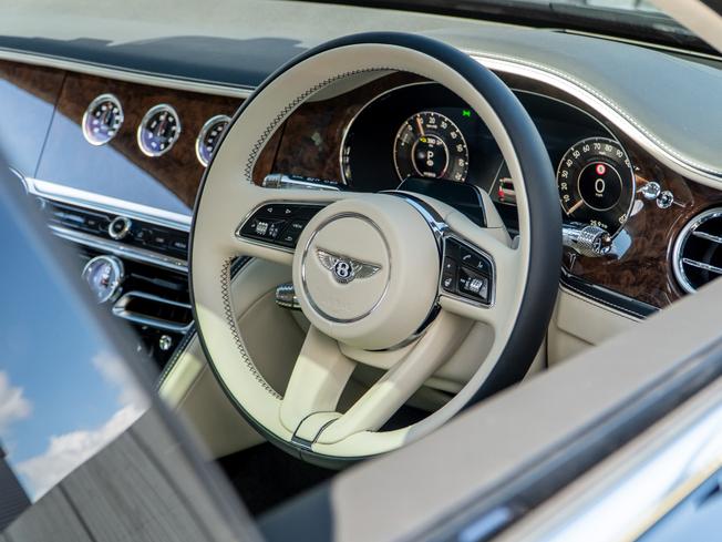 BENTLEY Flying Spur  Photo 17