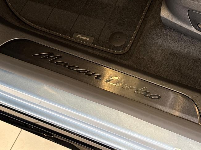 Porsche Macan Photo 30