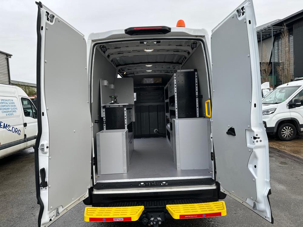 Ford Transit Photo d9987b03-ea0a-46be-afac-58c8903534ef.jpg