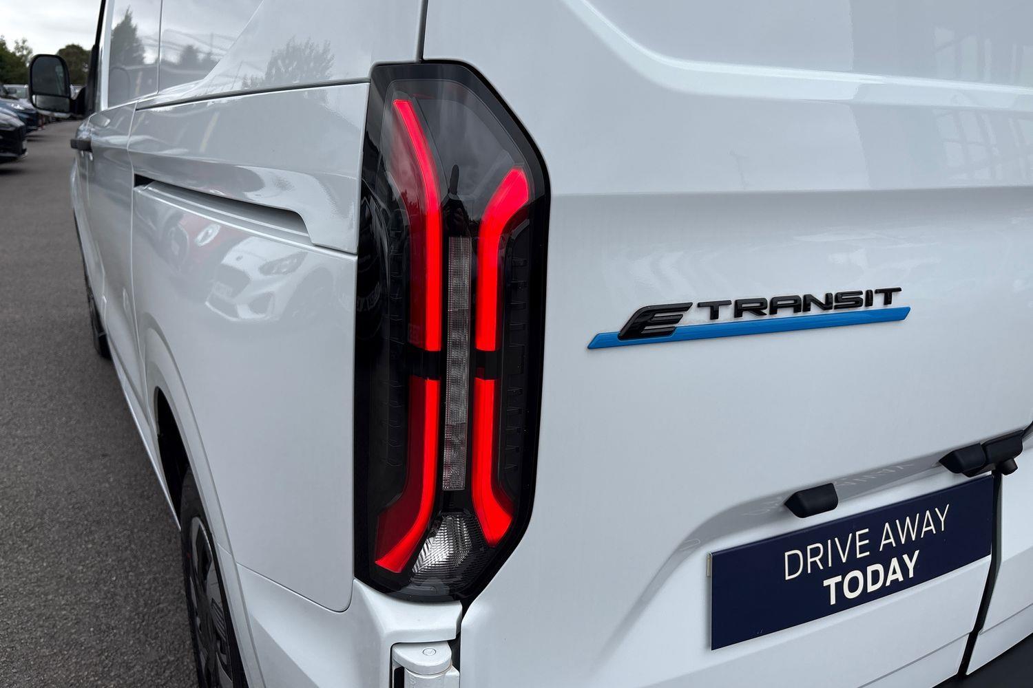 Ford E-TRANSIT CUSTOM Photo 38
