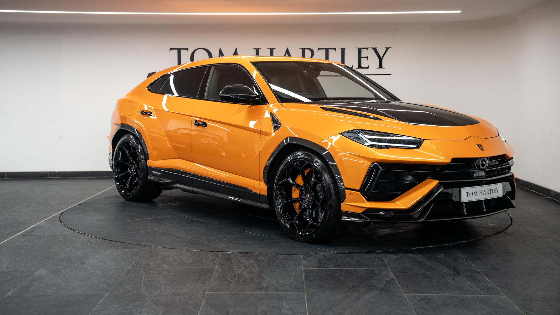 LAMBORGHINI Urus Photo d9e12637-f0ad-47f8-84b3-0d2b566b7e26.jpg