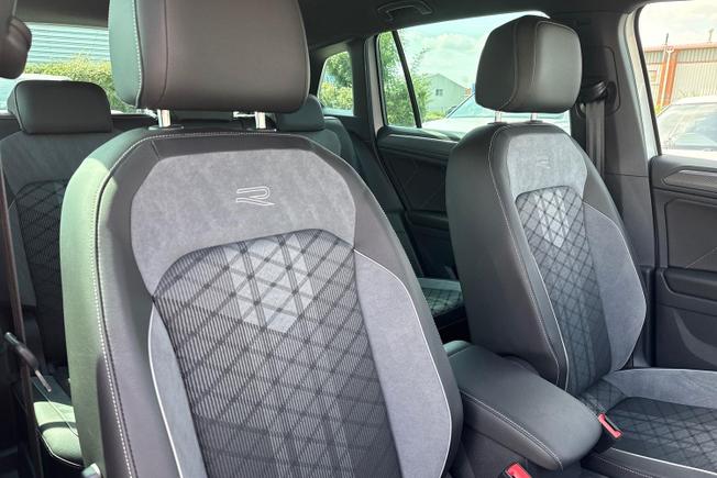 VOLKSWAGEN Tiguan Photo 29
