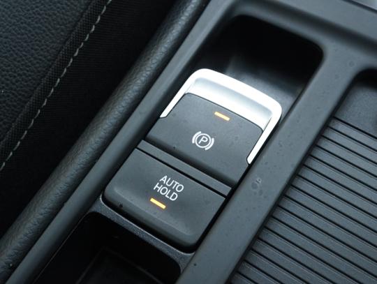 Volkswagen Golf Photo d9e37298-ab96-4a4a-9fc9-7f7fc09b3cd8.jpg