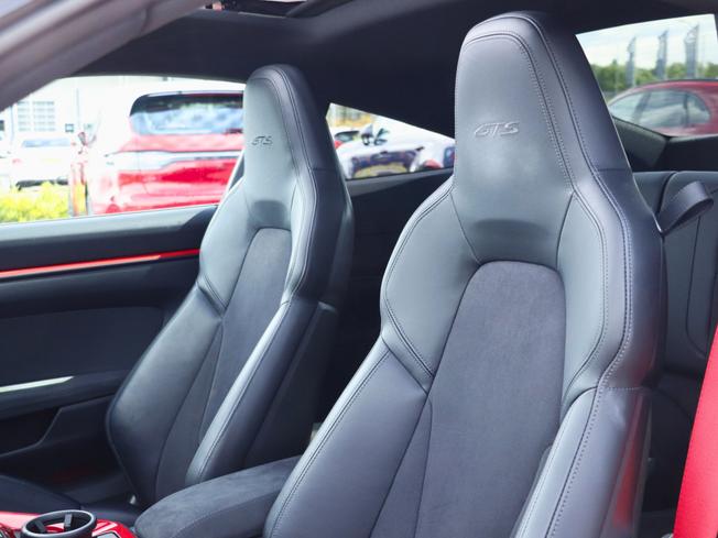 PORSCHE 911 Photo 47