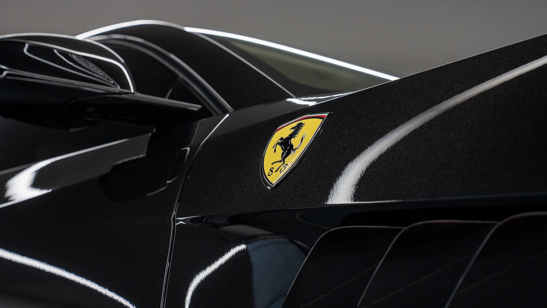 Ferrari GTC4 Lusso Photo d9fa4c68-8ea1-4933-a112-0ab495132993.jpg