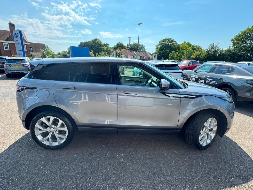 Land Rover Range Rover Evoque Photo da1ced9c-096e-496d-ad4b-c2e7c44f1822.jpeg