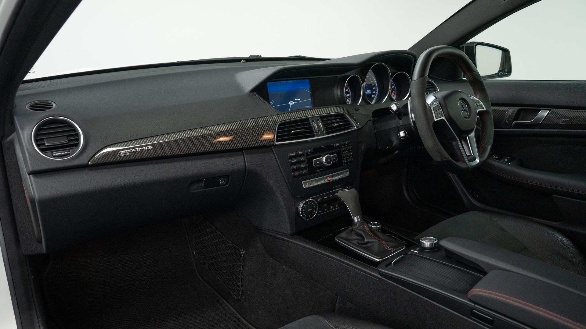 Mercedes-Benz C63 AMG Photo da2ec03a-e6a8-43a7-b396-63aa295ccc4e.jpg