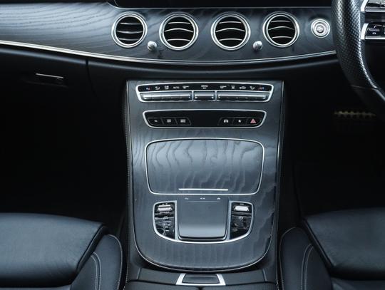 Mercedes-Benz E Class Photo da35f729-36ea-4cbb-a81f-3e2308e996cf.jpg