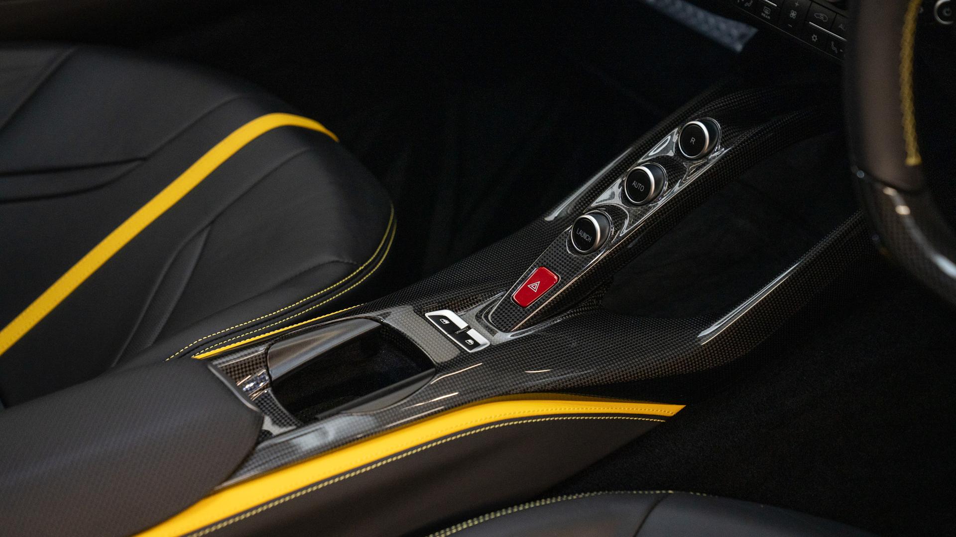 Ferrari 812 Photo da54bdab-192e-48d6-b3fa-fc309cf4d790.jpg