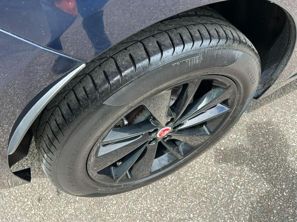 Used Jaguar F-PACE WV72YXT 32