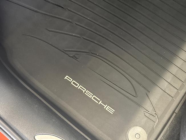 PORSCHE Macan Photo 36
