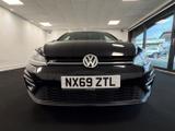 Volkswagen Golf Photo 1