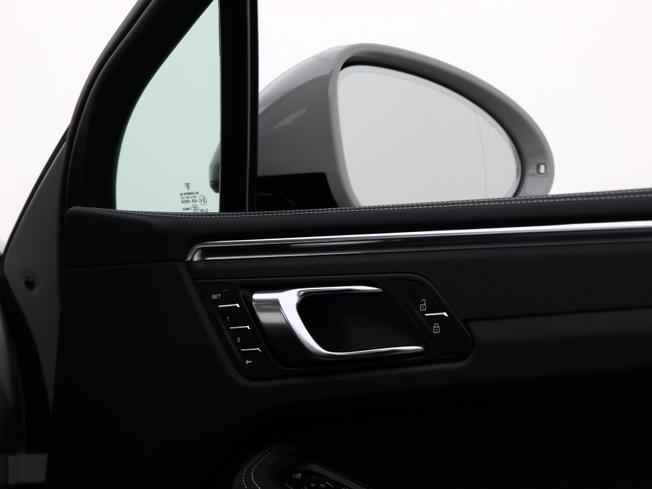 Porsche Macan Photo 42