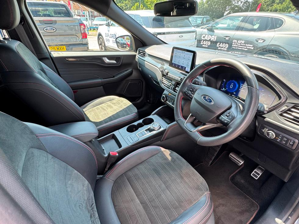 Ford Kuga Photo da862432-bcca-4ce7-bd42-ba659bdac461.jpeg