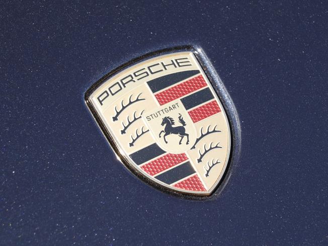 PORSCHE 911 Photo 7