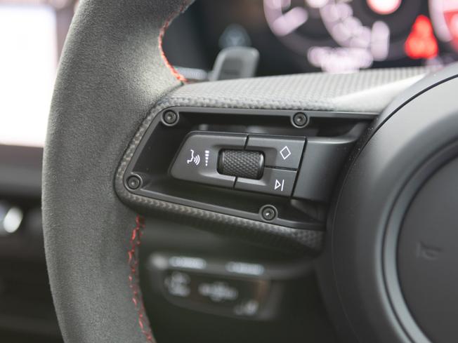 PORSCHE 911 Photo 20