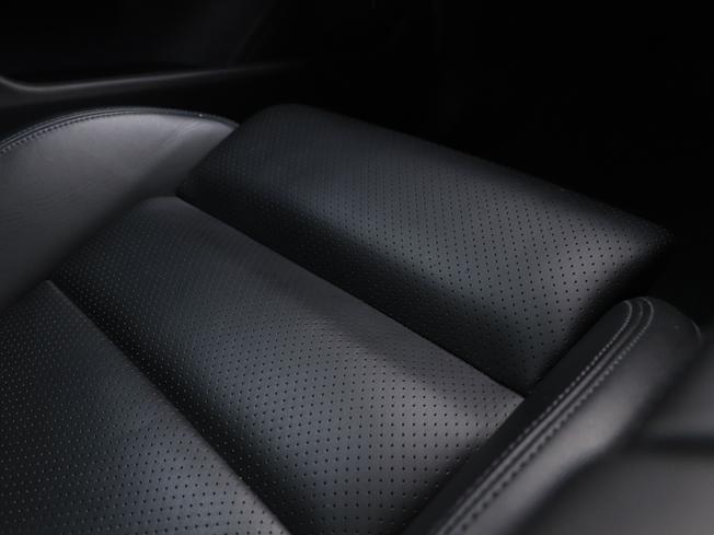 PORSCHE Taycan Photo 19