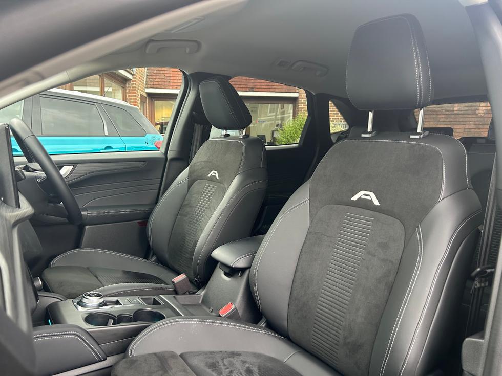 Ford Kuga Photo daeaf282-8a13-4169-86a3-bd3f90103eb0.jpeg