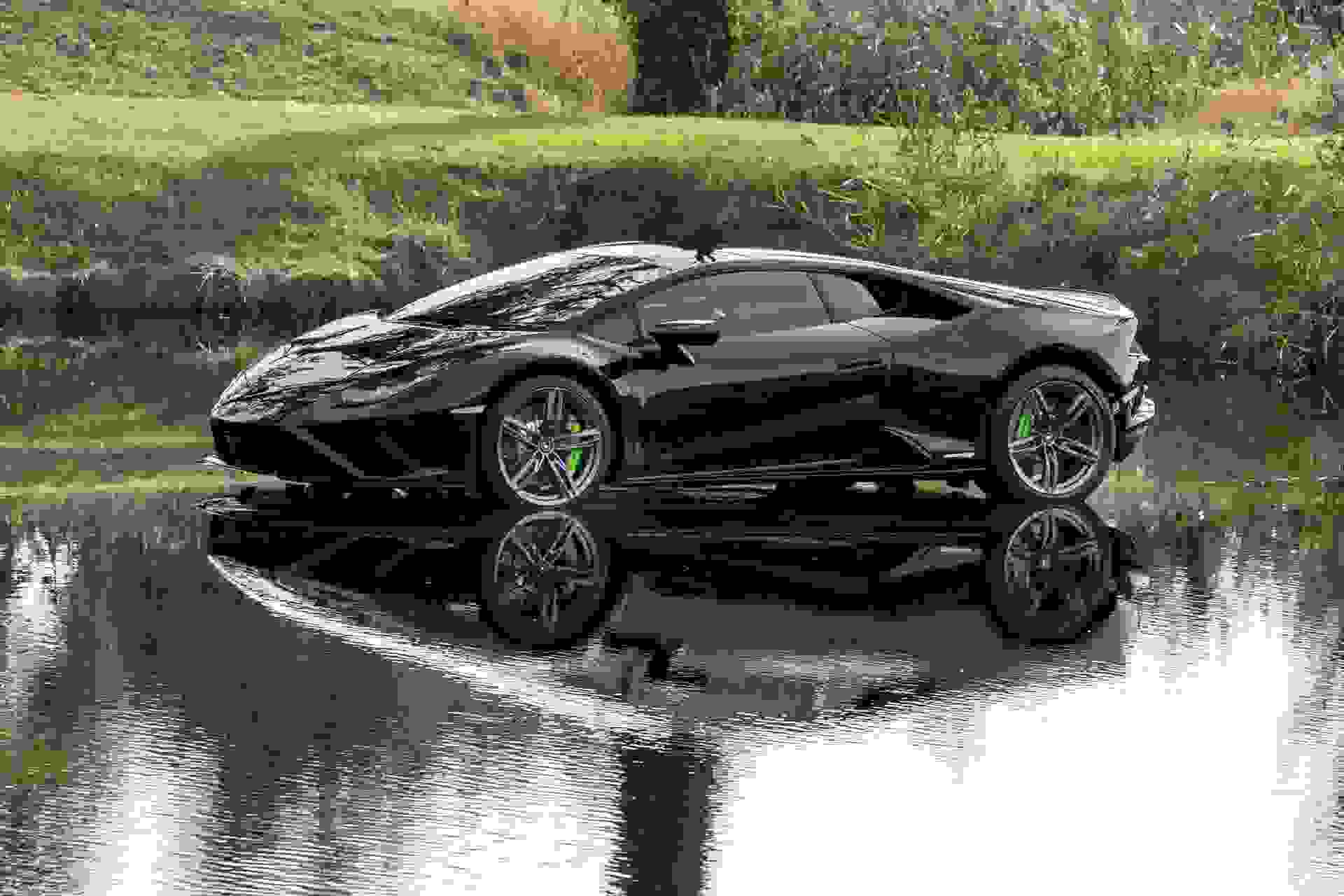 Lamborghini Huracan Photo daf08a8d-d073-4274-8582-3329de4187d7.jpg
