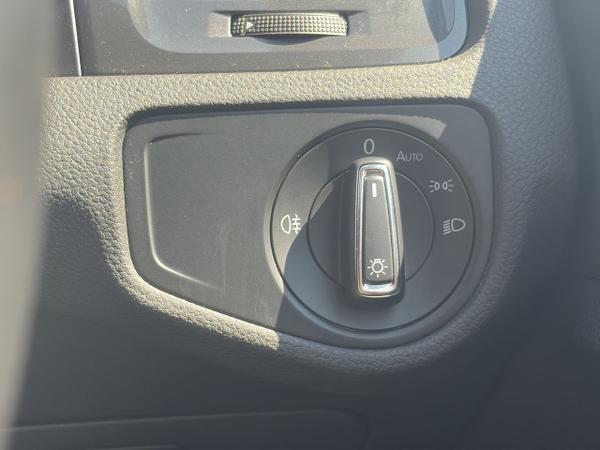 Volkswagen Golf Photo 22