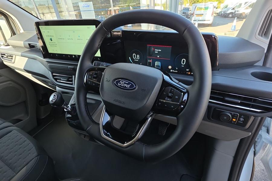 Ford TRANSIT CUSTOM Photo db01d584-26d5-4779-917f-2a9f054ee499.jpg