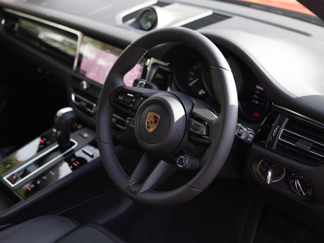 PORSCHE Macan Photo 8
