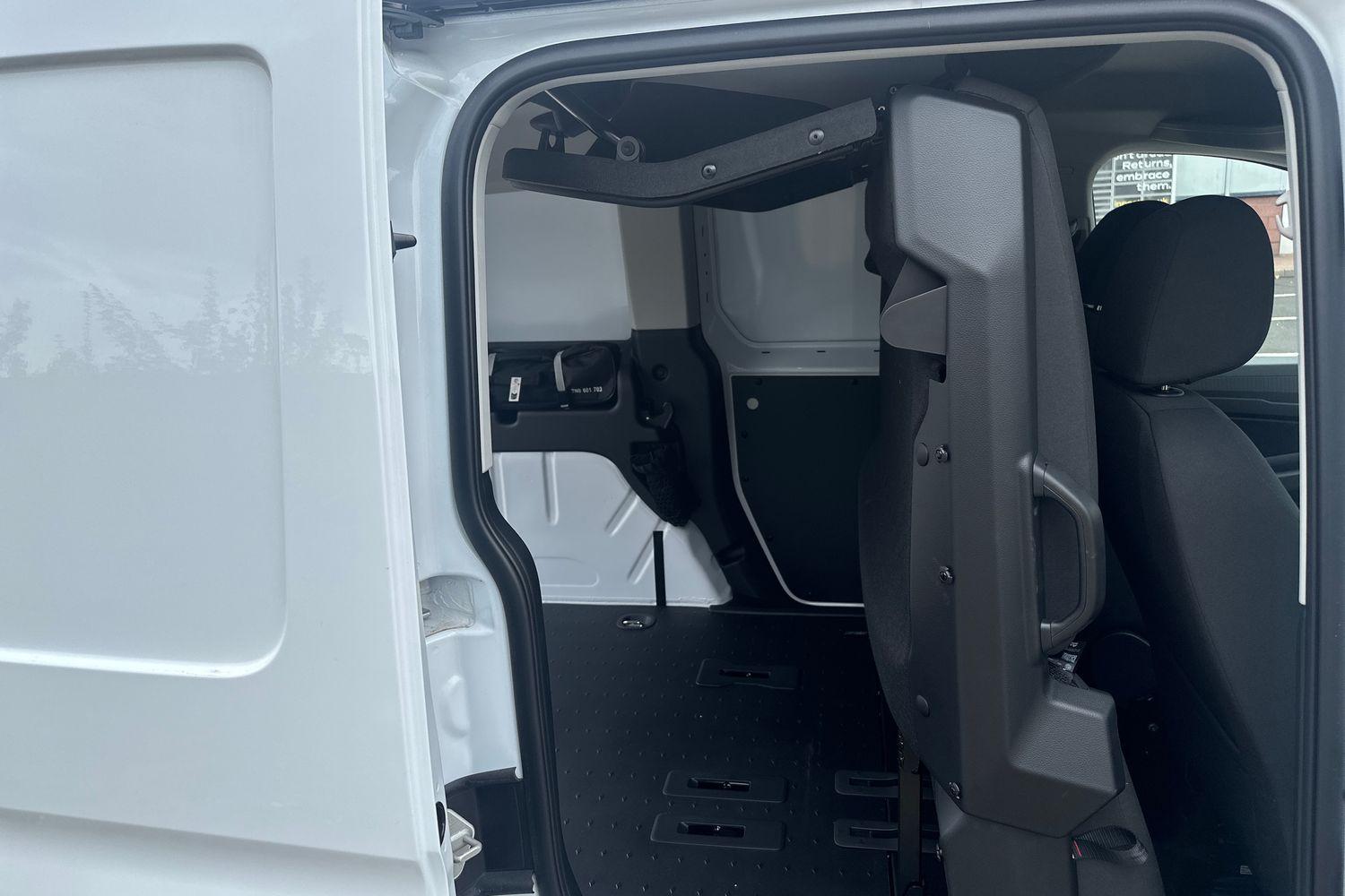 Ford TRANSIT CONNECT Photo 18