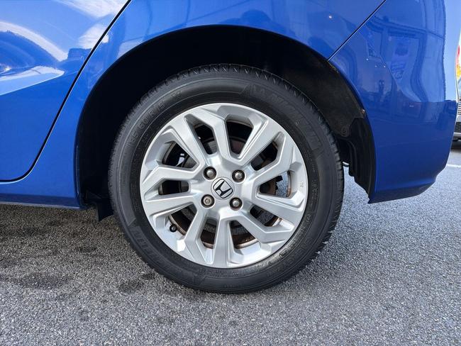 Honda Jazz Photo db2765f8-3888-46f6-88aa-f0973f38fd53.jpg