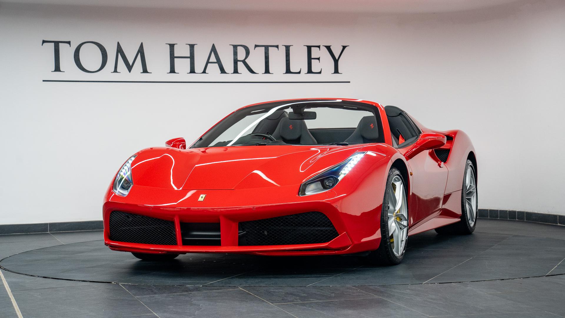 Ferrari 488 Photo db5ee455-cdec-4ba3-9b57-aa371444bacb.jpg