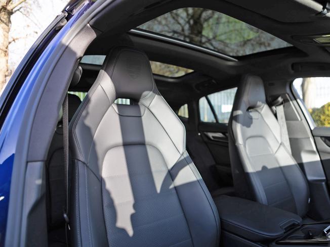 PORSCHE Panamera Photo 12