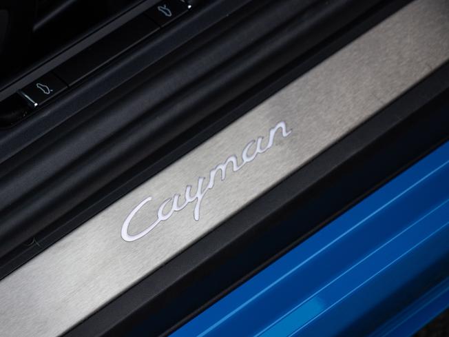 PORSCHE 718 Cayman Photo 27