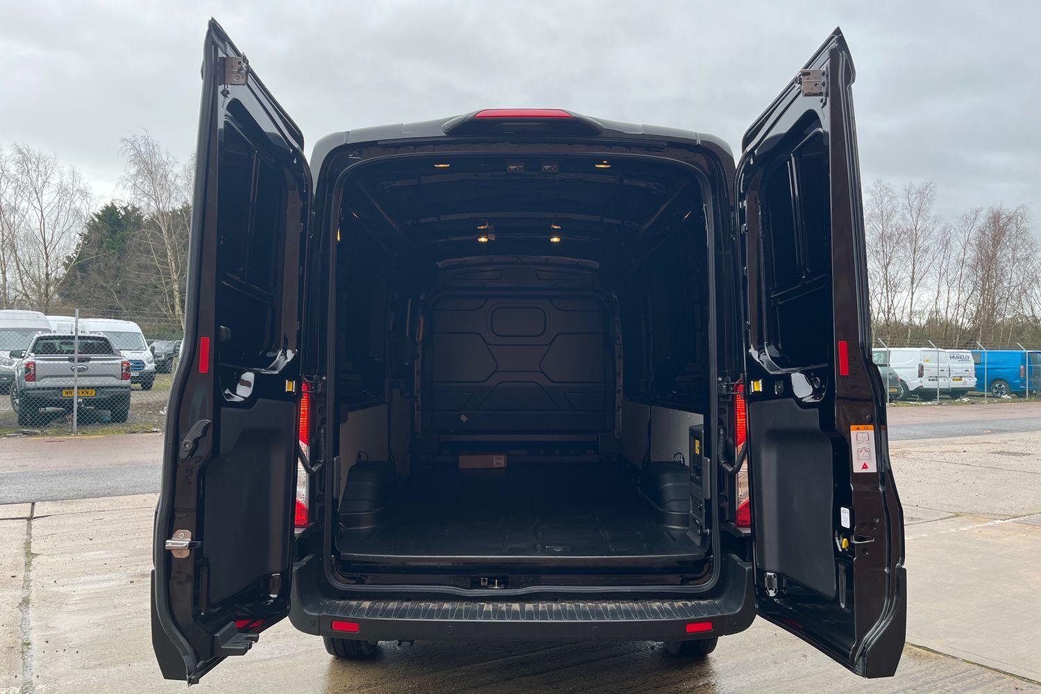 Ford E-TRANSIT Photo 5