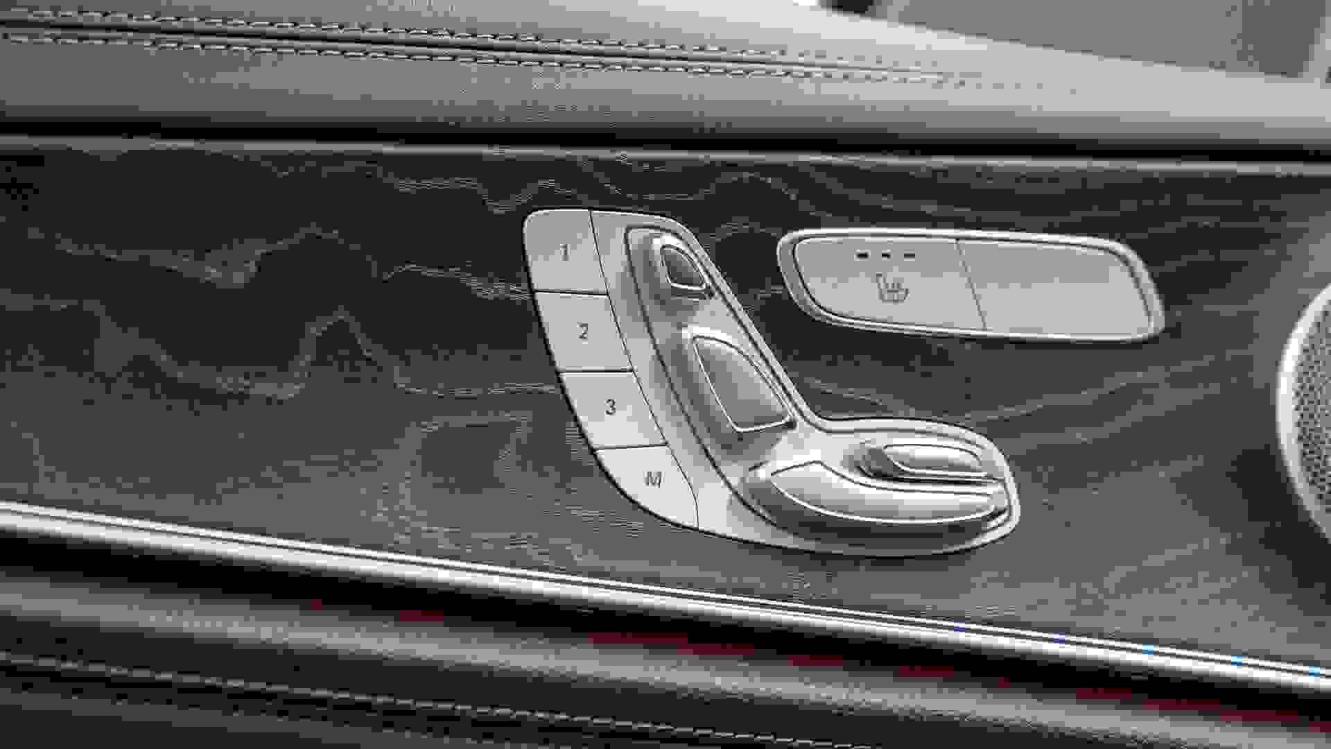 Mercedes-Benz E63 AMG Photo db7e827d-83cb-47a8-abaf-f3fa79fa7f91.jpg