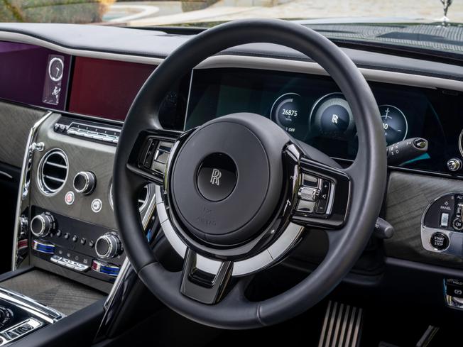 ROLLS-ROYCE Cullinan Series II Photo 8