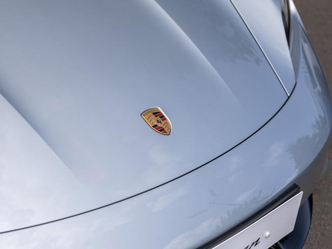 PORSCHE Taycan Photo 31