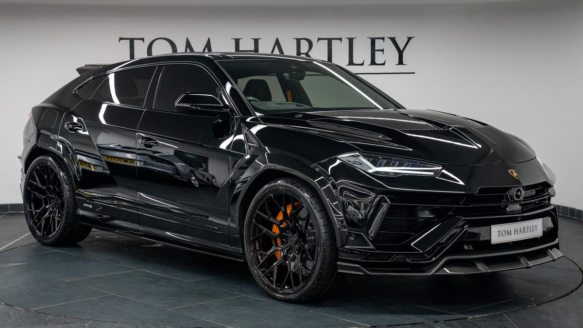 Used 2024 LAMBORGHINI Urus S 'Urban' VAT QUALIFYING Nero Helene at Tom Hartley