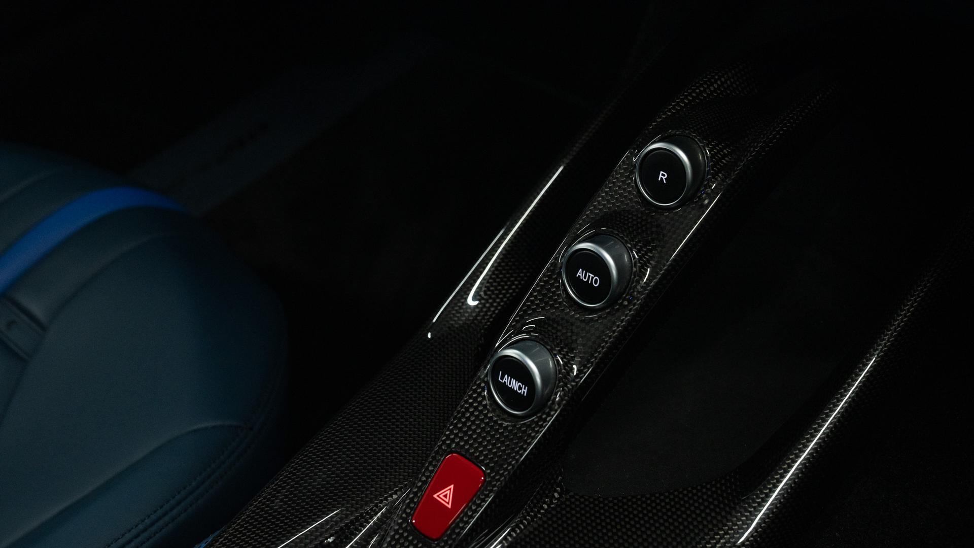Ferrari 812 Photo dbc381d5-b536-4387-b89d-320537bc8c40.jpg
