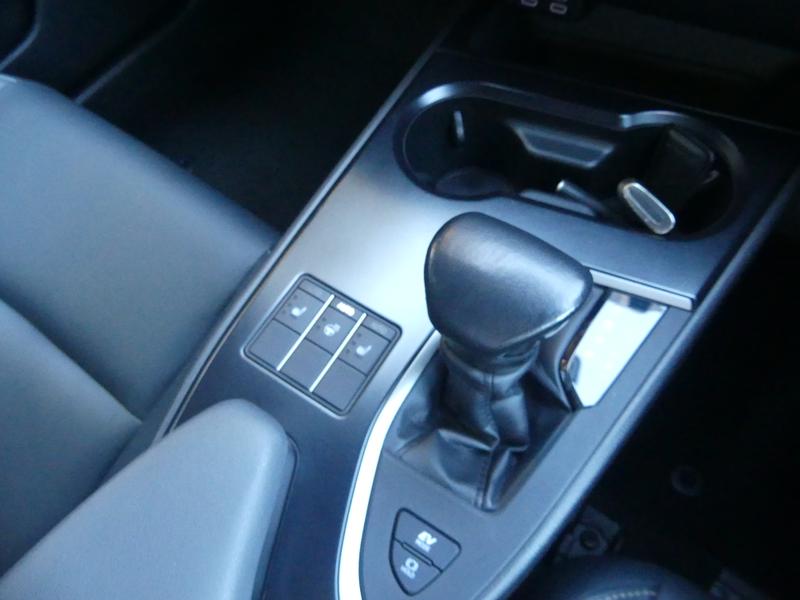 Lexus UX Photo dbc47008-84c9-460b-8969-7073486b63ae.jpg
