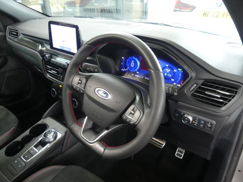 Ford Kuga Photo dbc4828d-a469-46fd-b0cd-664301196980.jpg