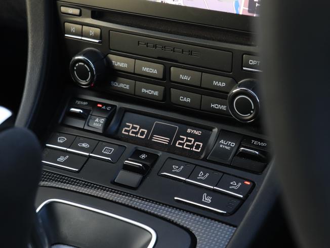 PORSCHE 911 Photo 22